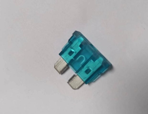 Blauwe UL-gecertificeerde DC32V 15A Automotive Blade-zekeringen Snelwerkend