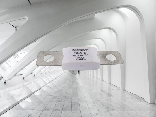 32VDC ceramische Bouttype Vlakke het Type DC2700A van Zekerings Middelgrote Grootte Brekende Capaciteit