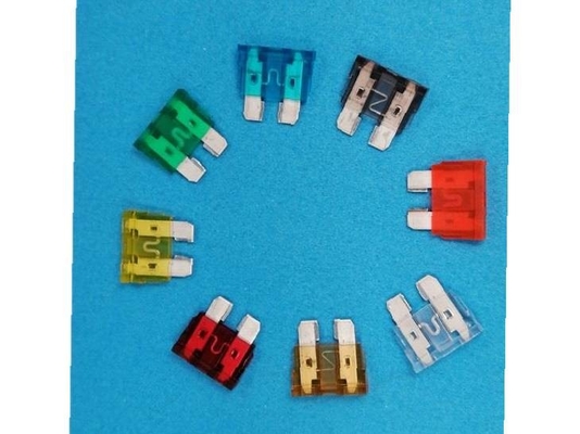 Van het de Laders Lage Voltage van de autobatterij de Zekeringenpbt Materiële 80V Nominale spanning